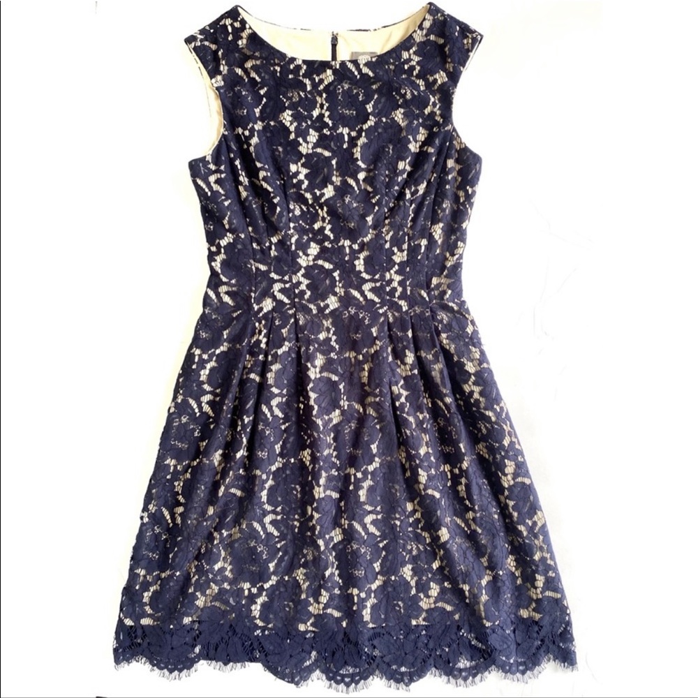Vince Camuto • blue lace sleeveless sheath dress size 8